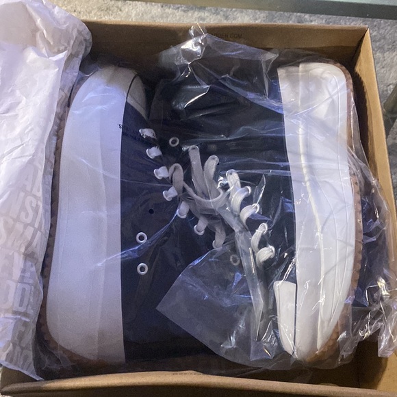 I’m selling some Steven Madden Women sneakers. - Picture 3 of 4